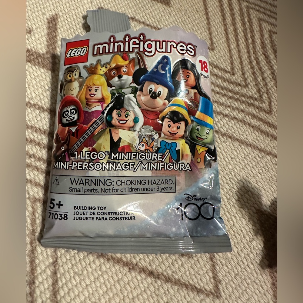 LEGO Disney 100 Pinocchio Minifigure - Picture 2 of 4